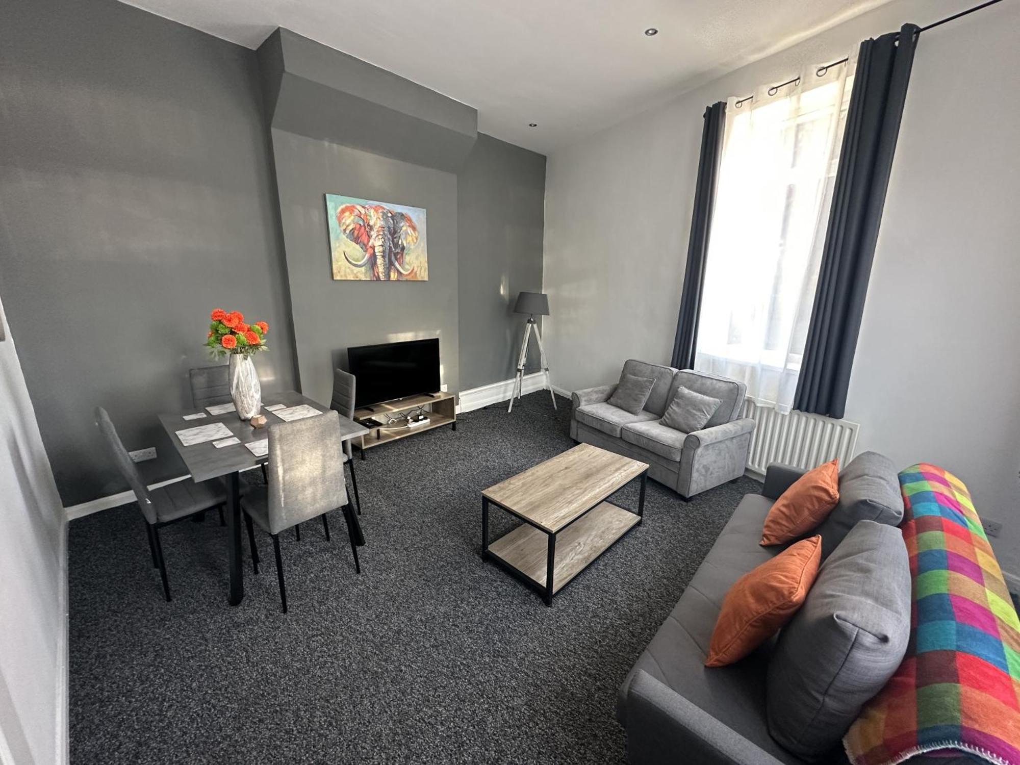 Large Ground Floor Apartment - South Shields - 3 Minutes From South Tyneside Hospital, 8 Minutes From Beach Extérieur photo